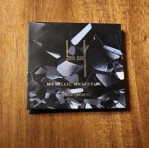 Linda Hallberg Metallic Mysteries II Palette